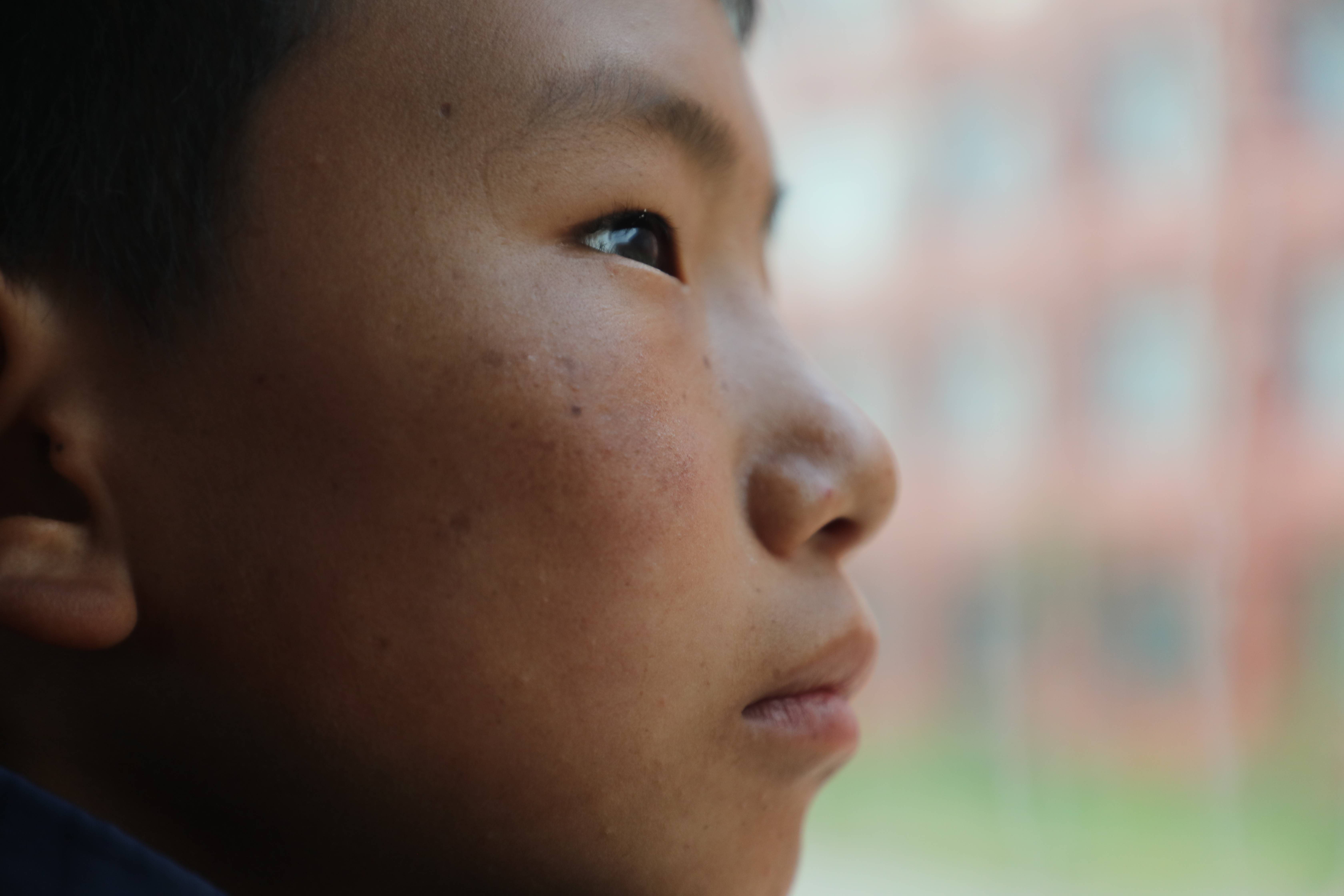 （体育）高原追风少年：从“牛粪足球”到黄河赛场