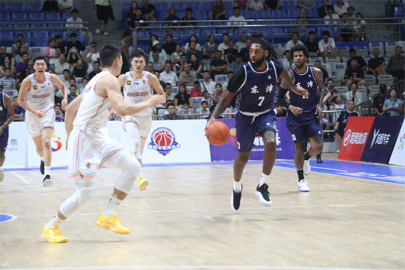 洲俱杯国际职业篮球俱乐部对抗赛(东津杯·襄阳站)举行