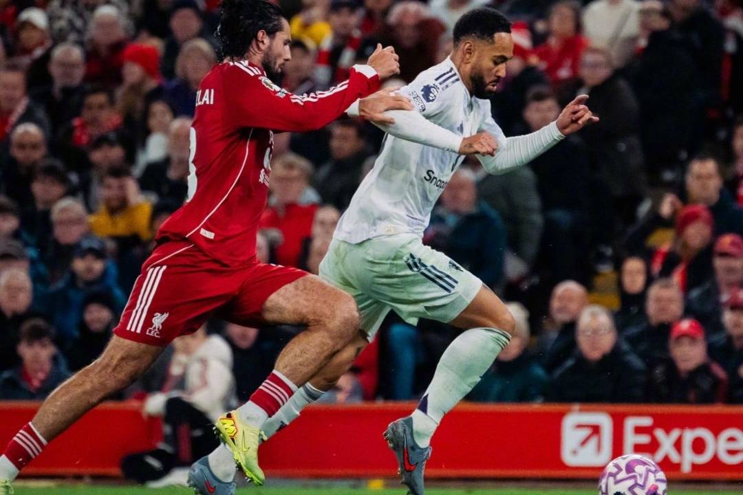 曼联想要的不是击败强队，而是走出遇弱不强的迷宫