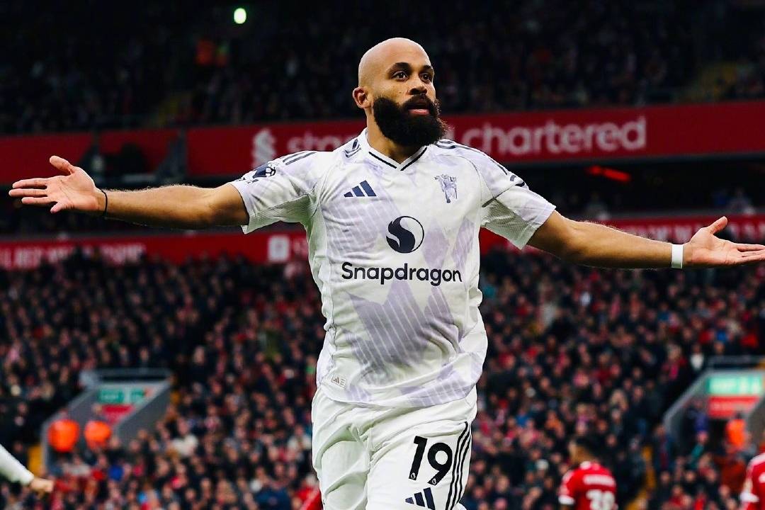 曼联想要的不是击败强队，而是走出遇弱不强的迷宫