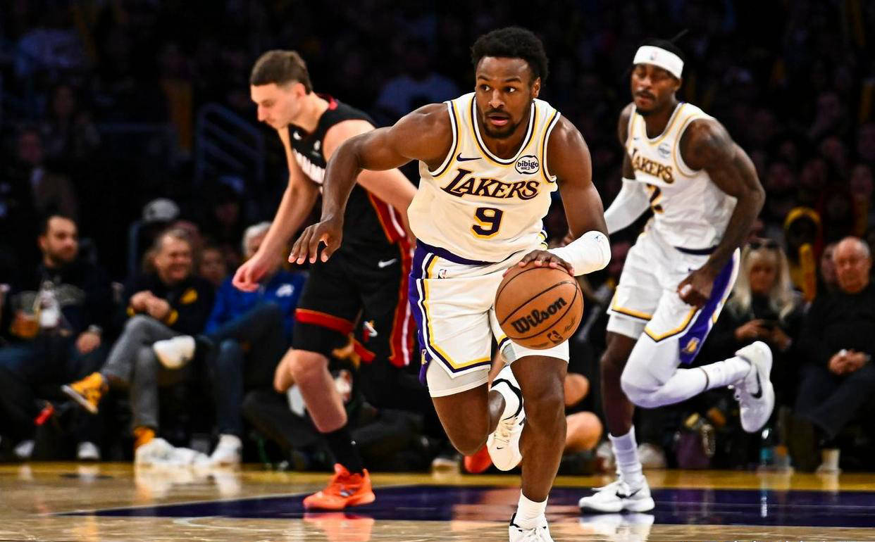 洛杉矶湖人战胜迈阿密热火的关键原因